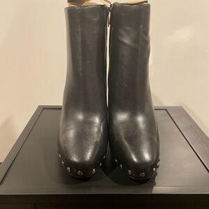 Vince Camuto Black Leather Ankle Boots. Size 8.5